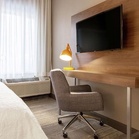 Hampton Inn Рокфорд Екстер'єр фото