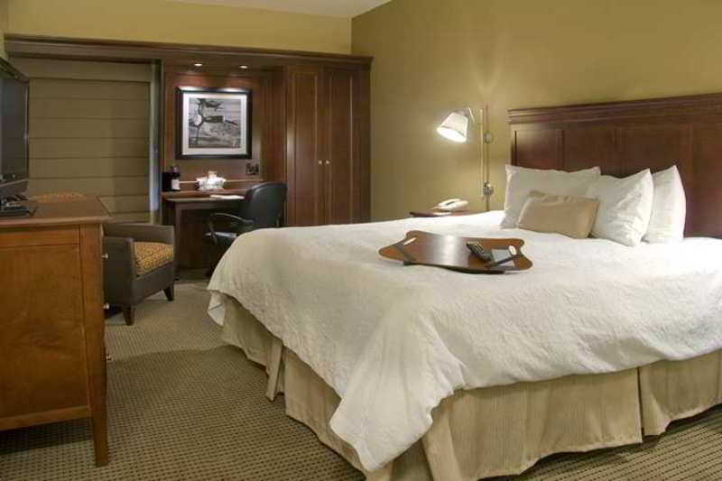 Hampton Inn Рокфорд Номер фото